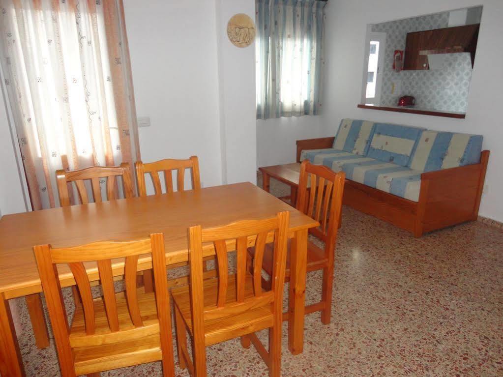 Apartamentos Cala Llonga Zewnętrze zdjęcie